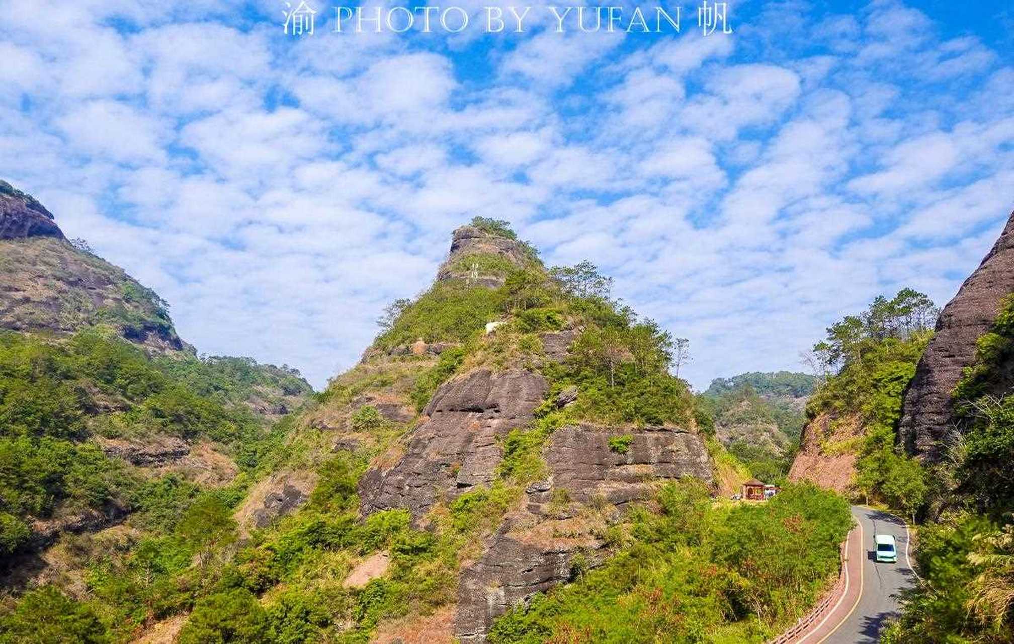 广西最高的山峰图片