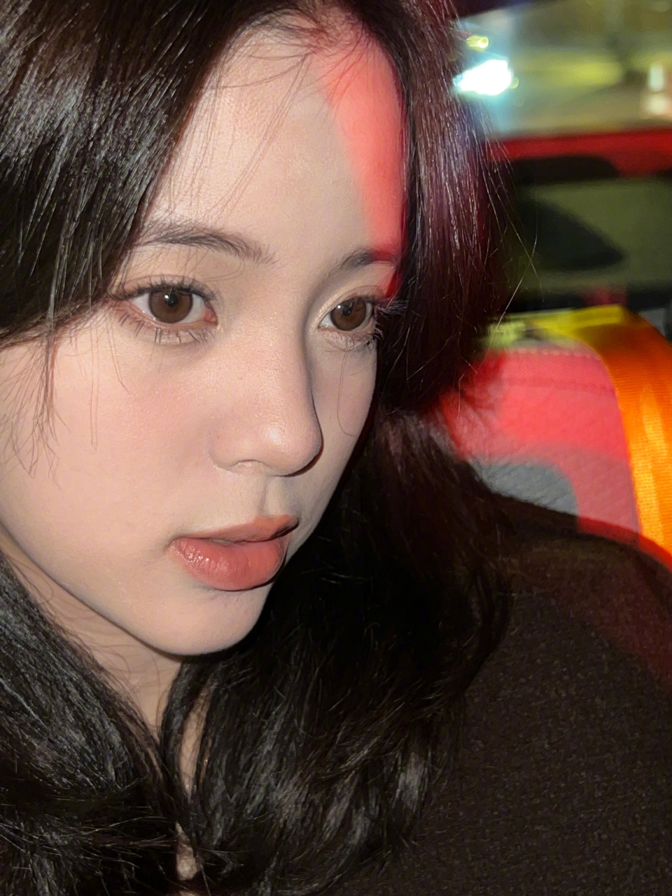 欧阳娜娜自拍车载,眼神清澈纯真可爱#欧阳娜娜# #欧阳娜娜玫瑰金发色