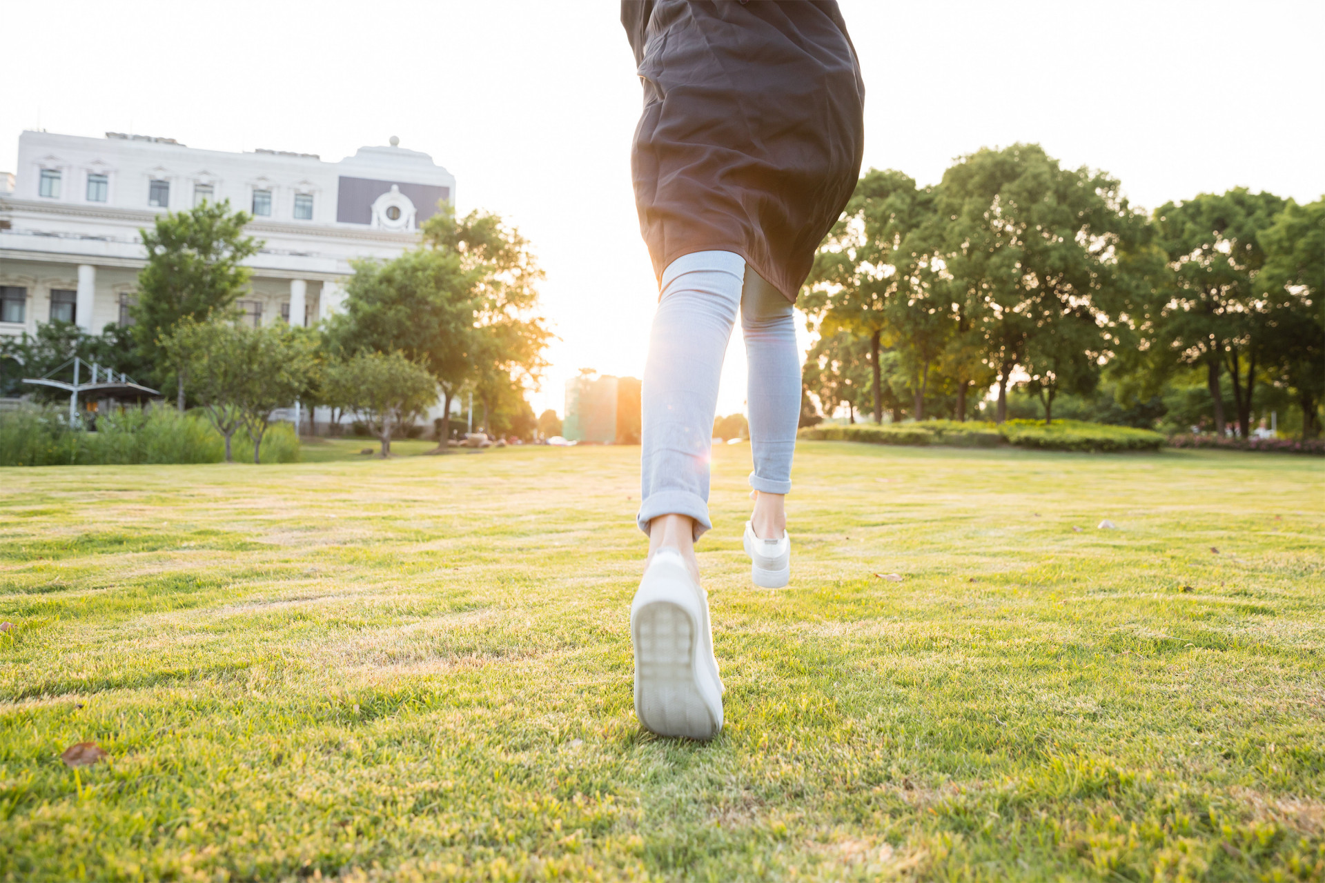 前半生与后半生的分界线是在哪里? 答:此时此刻.