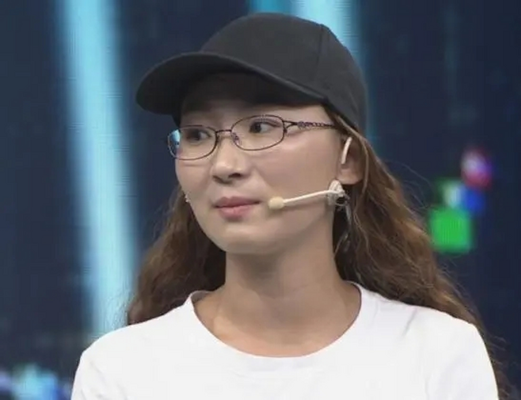 2018年,33岁的龚艳患癌,再婚丈夫弃她而去.