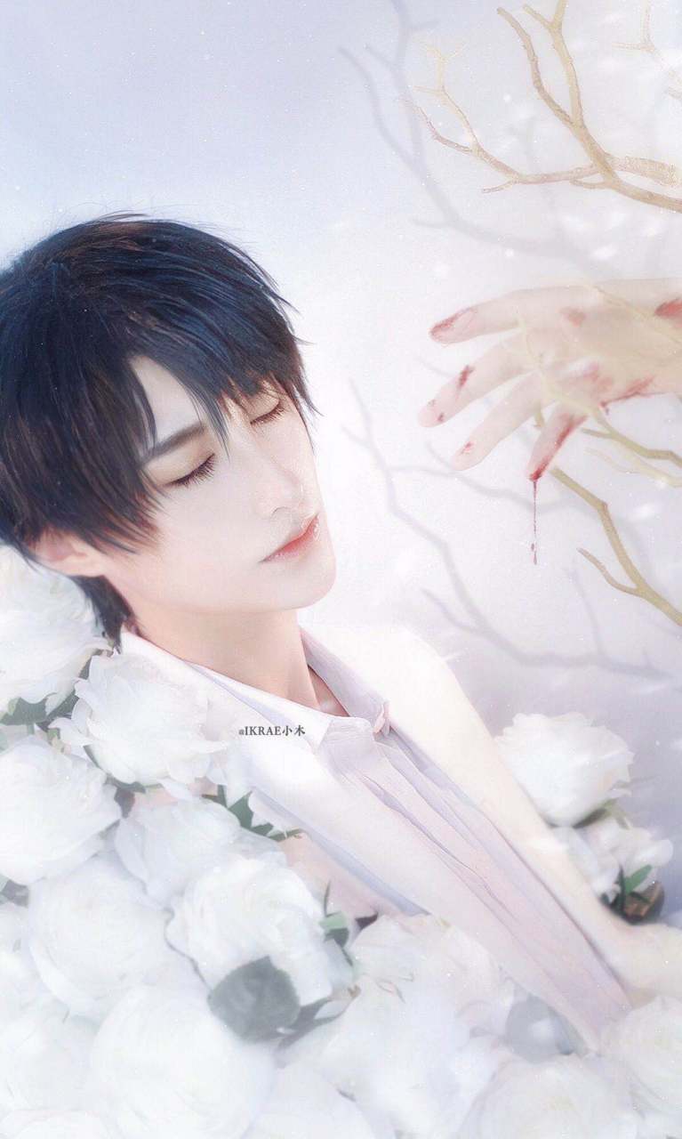 cosplay# #破云#  cos角色:楚慈 cn:ikrae小木 好绝的高材生,不值道
