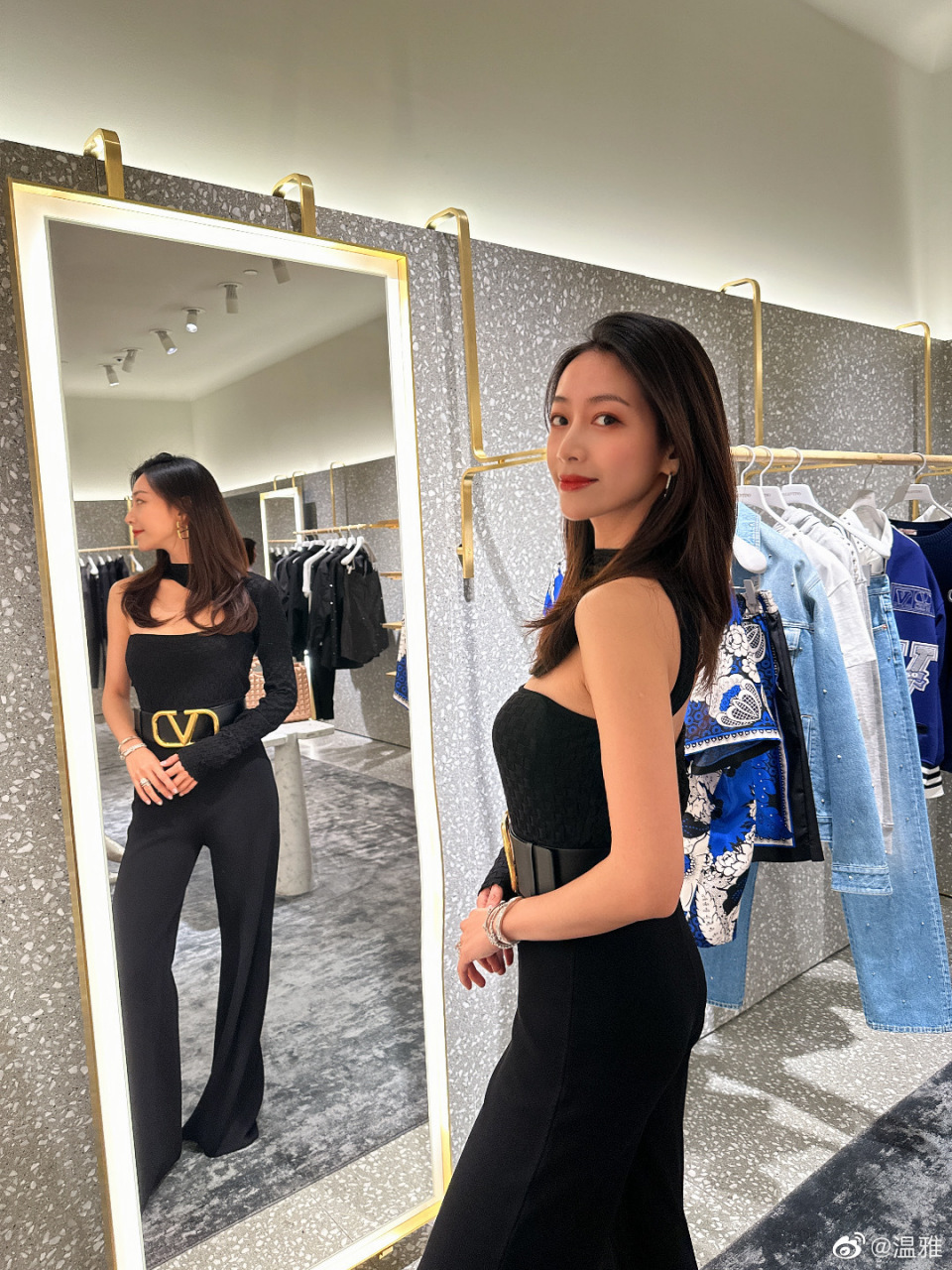 10年前参加某跳水综艺时的温雅(内地知名主持人)青春靓丽,如今已经是