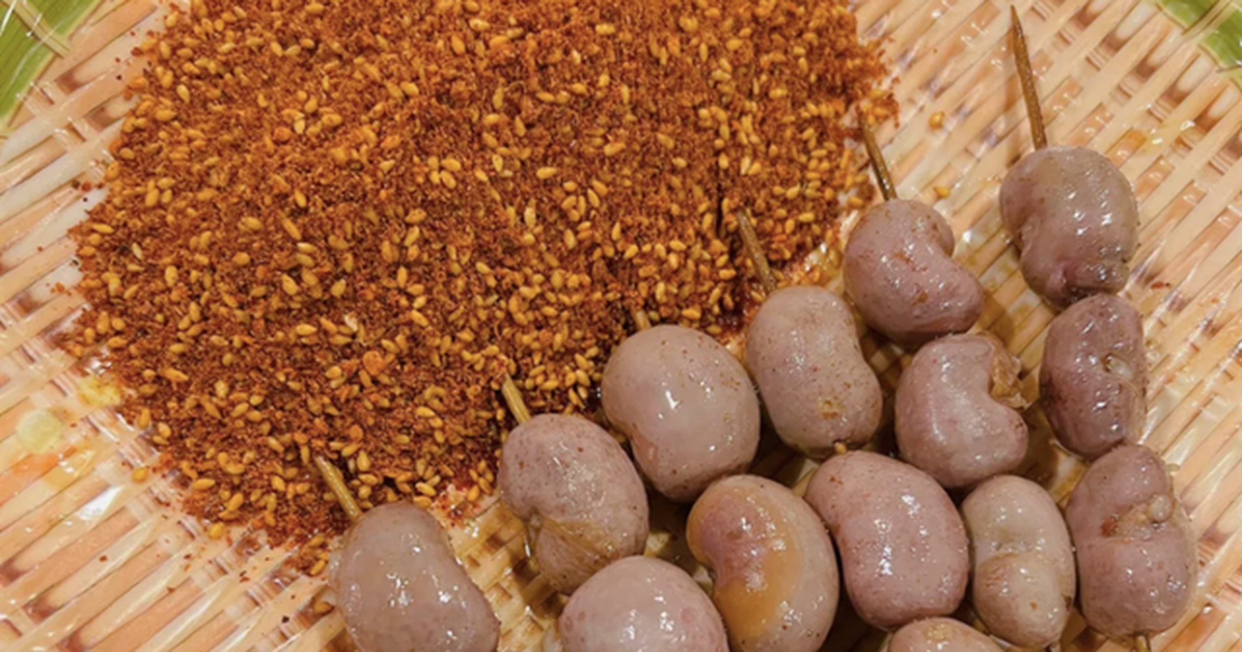 烤腰子在整个东北烧烤界有着霸主的"地位",吃烧烤不点烤腰子算是白来