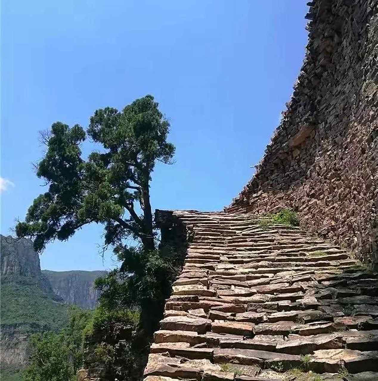 林州太行大峡谷林虑山鲁班豁成因之迷.