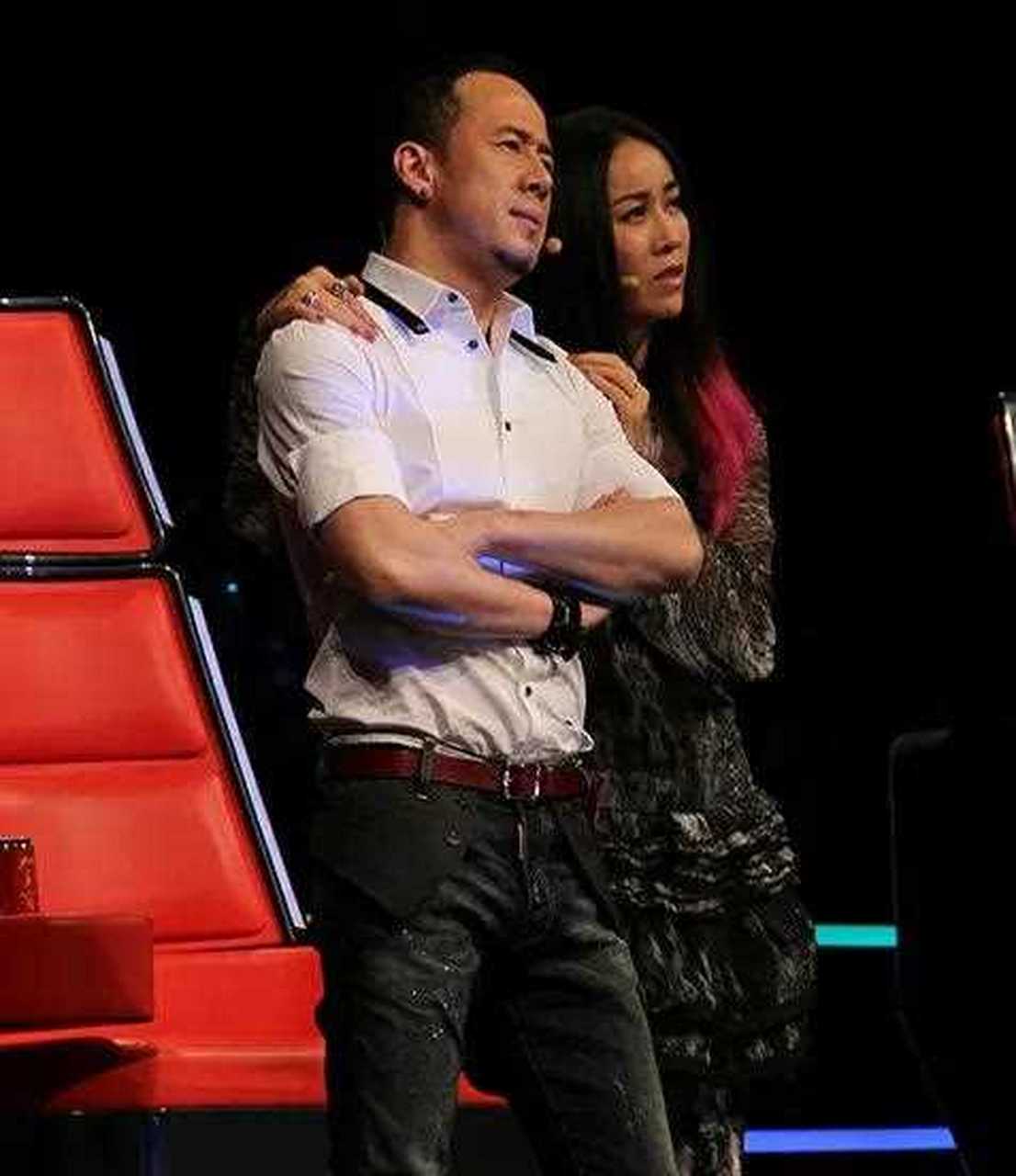 众所周知的歌手杨坤,当年居然吃女友的用女友的,纯纯一个"软饭男".