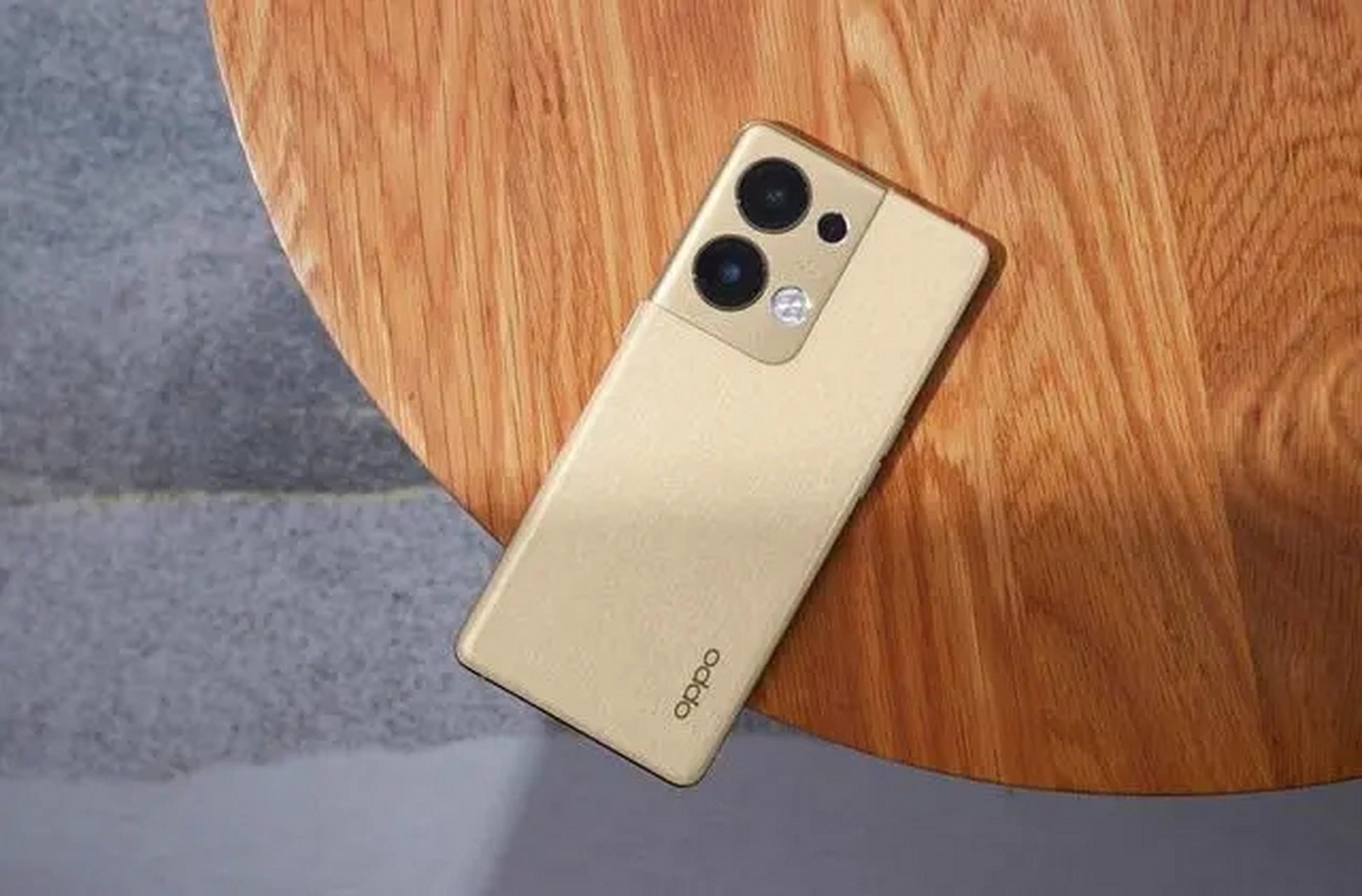 opporeno9定位于中端机市场,不仅硬件优势明显,外观设计也很有特点,是