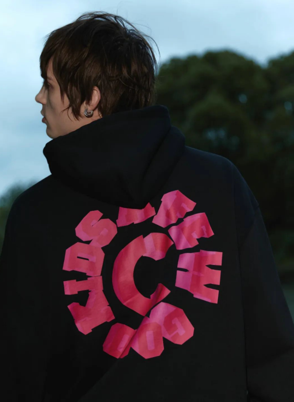 clottee x a few good kids 联名胶囊系列终于正式释出,系列以黑,白