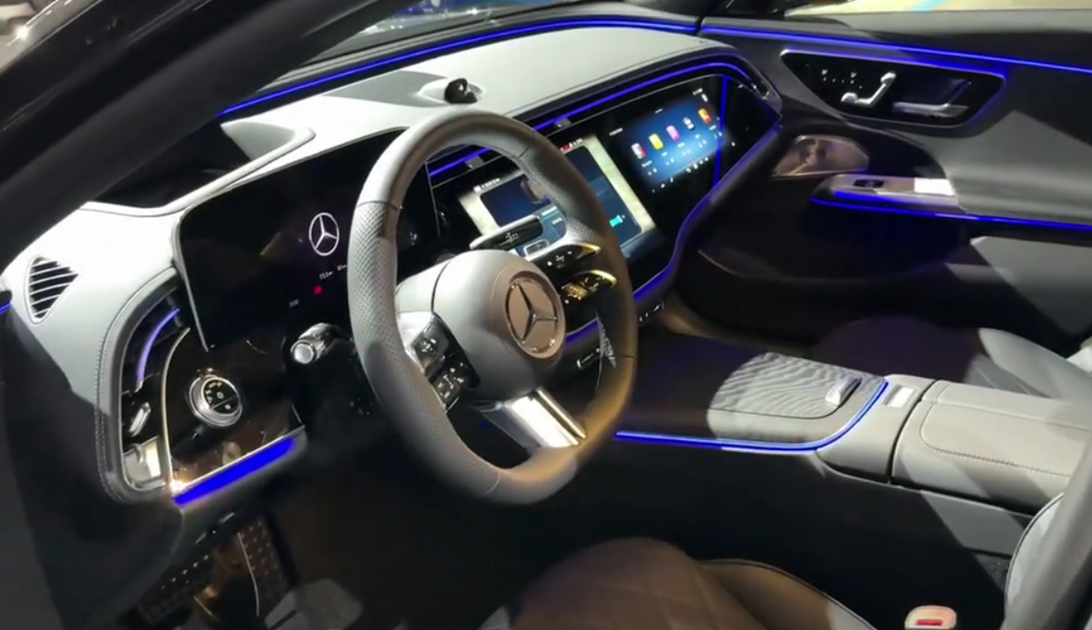 2024款奔驰e级e400e 4matic