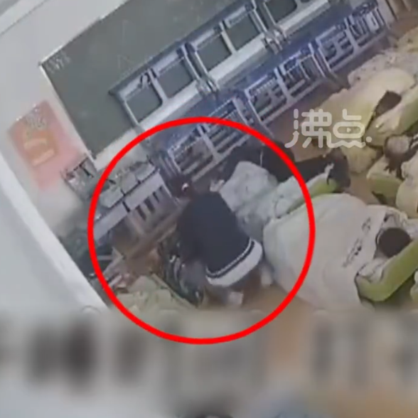 官方通报3岁孩子疑被幼师扇耳光