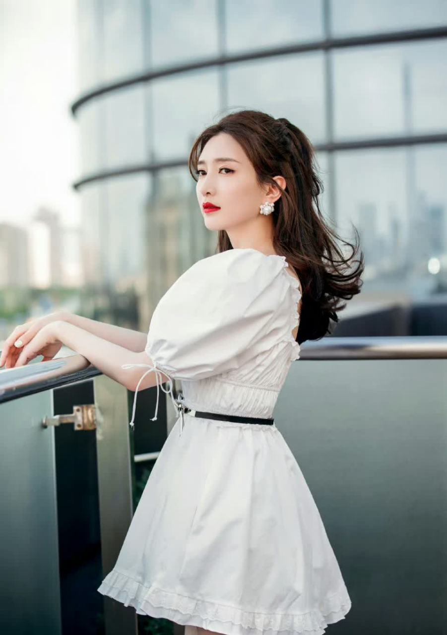 江疏影一字高跟鞋大长腿好jio[左捂脸]