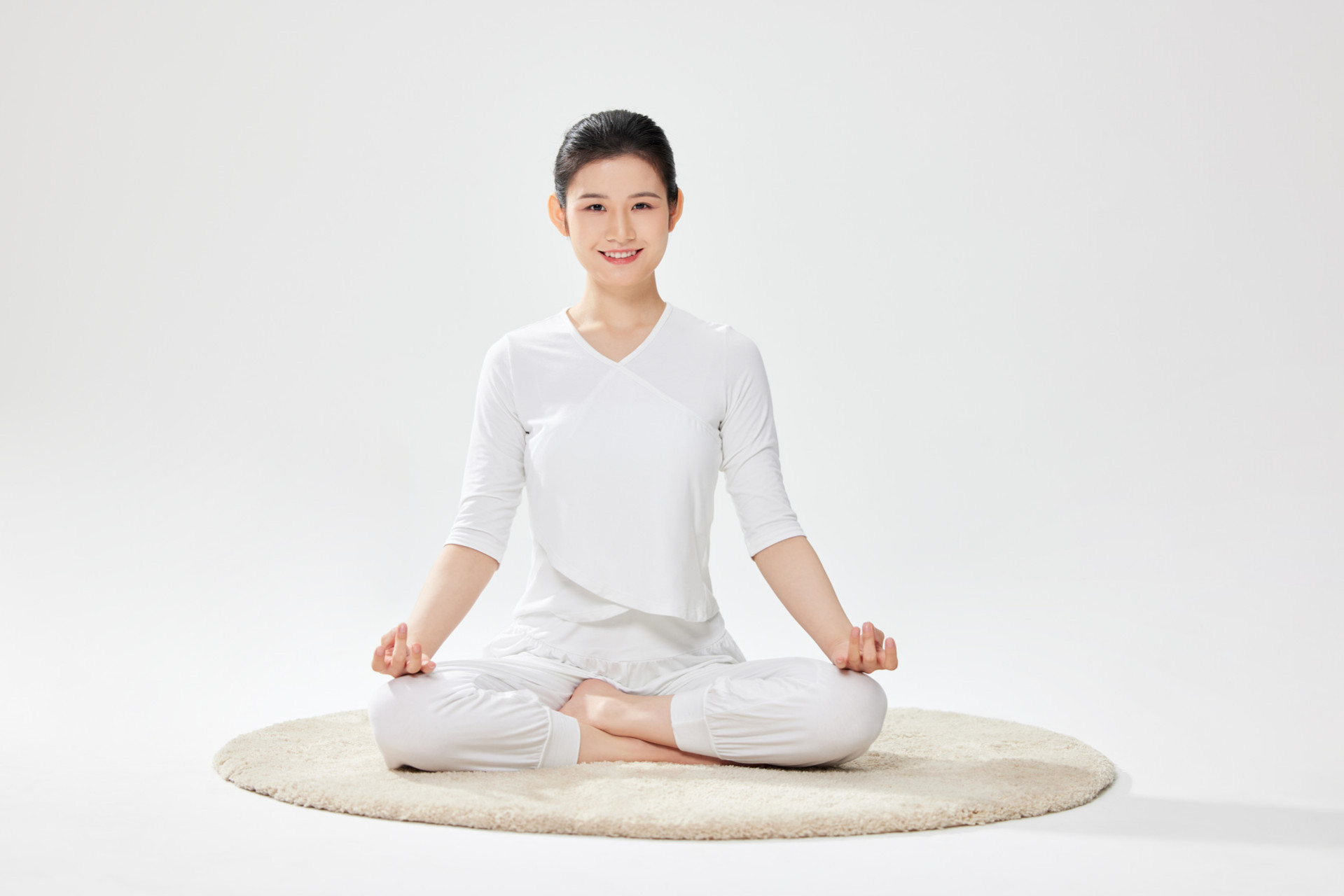 一位同学练习打坐刚刚两三天的时间,就打电话告诉我,说,老师打坐太