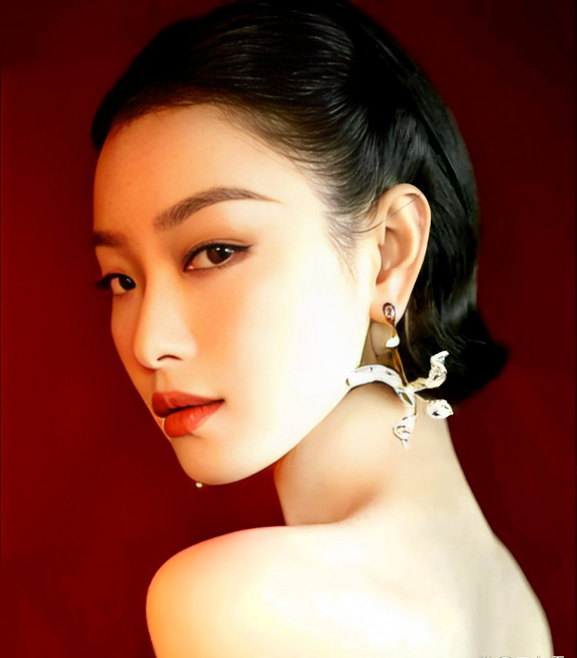 总之,倪妮是一个非常迷人的女性.#动态创作月