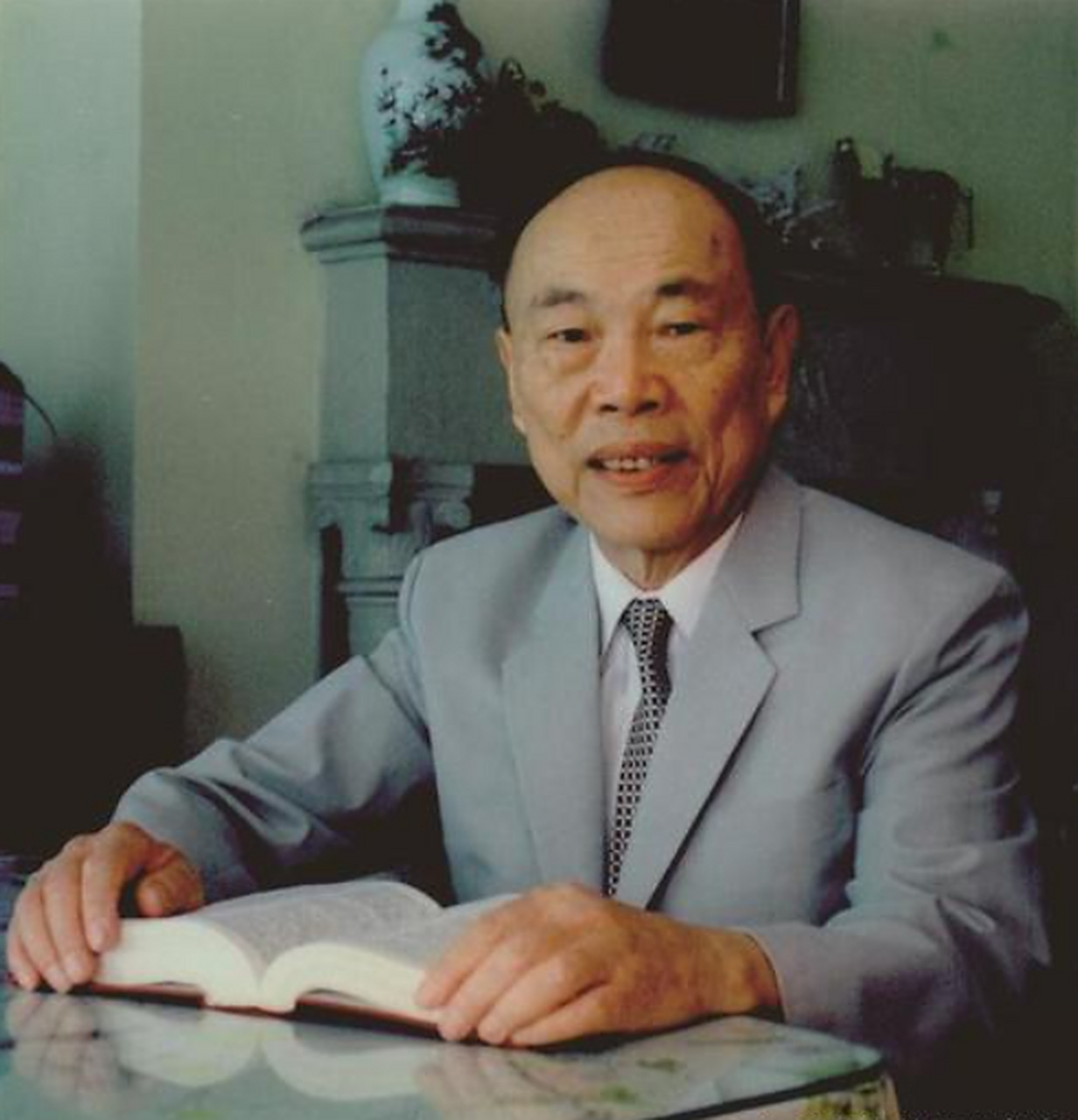 李国豪系广东梅县人,曾任同济大学校长,名誉校长,他是中国科学院首批