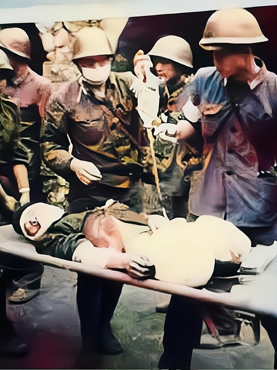 他是"钢铁战士"刘庄,在老山前线执行任务时不幸触雷,遭受了人生中巨大