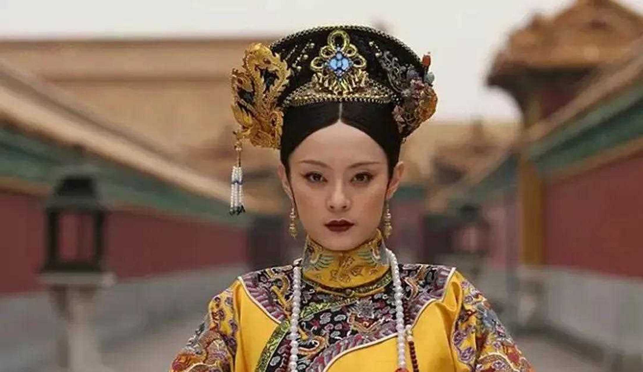 甄嬛姐妹俩竟然都当过兵,而且徐璐当兵的年头竟然这么长,怪不得姐妹两