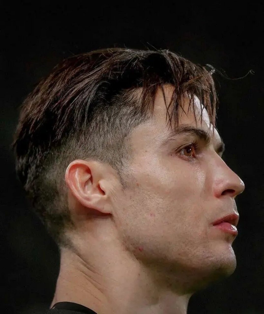 总裁c罗 足坛帅哥篇  个人信息  姓名:克里斯蒂亚诺·罗纳尔多  出生