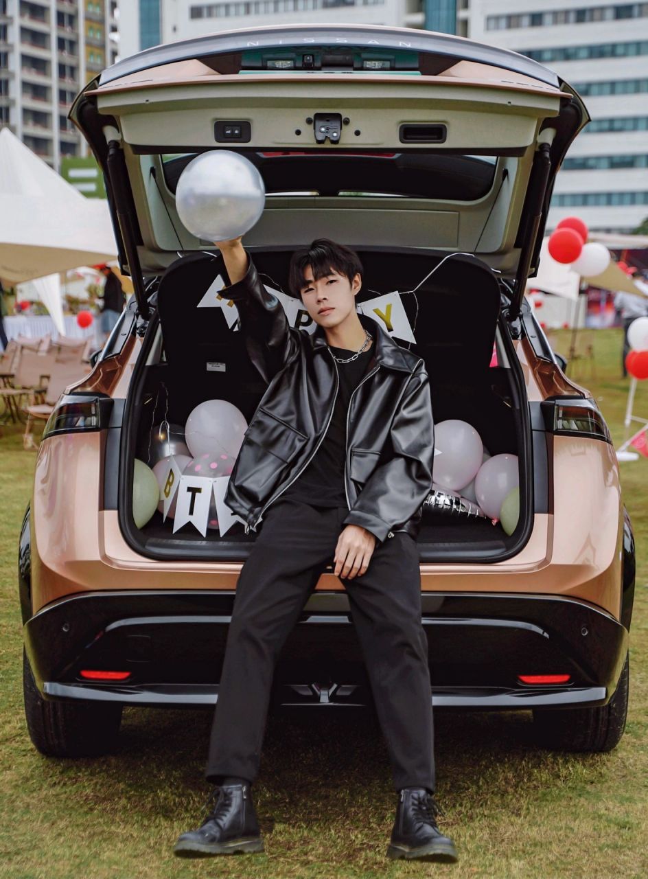 姿势  拍照是为了更好的记录生活,你们的余先森又上线了~  1,男生汽车