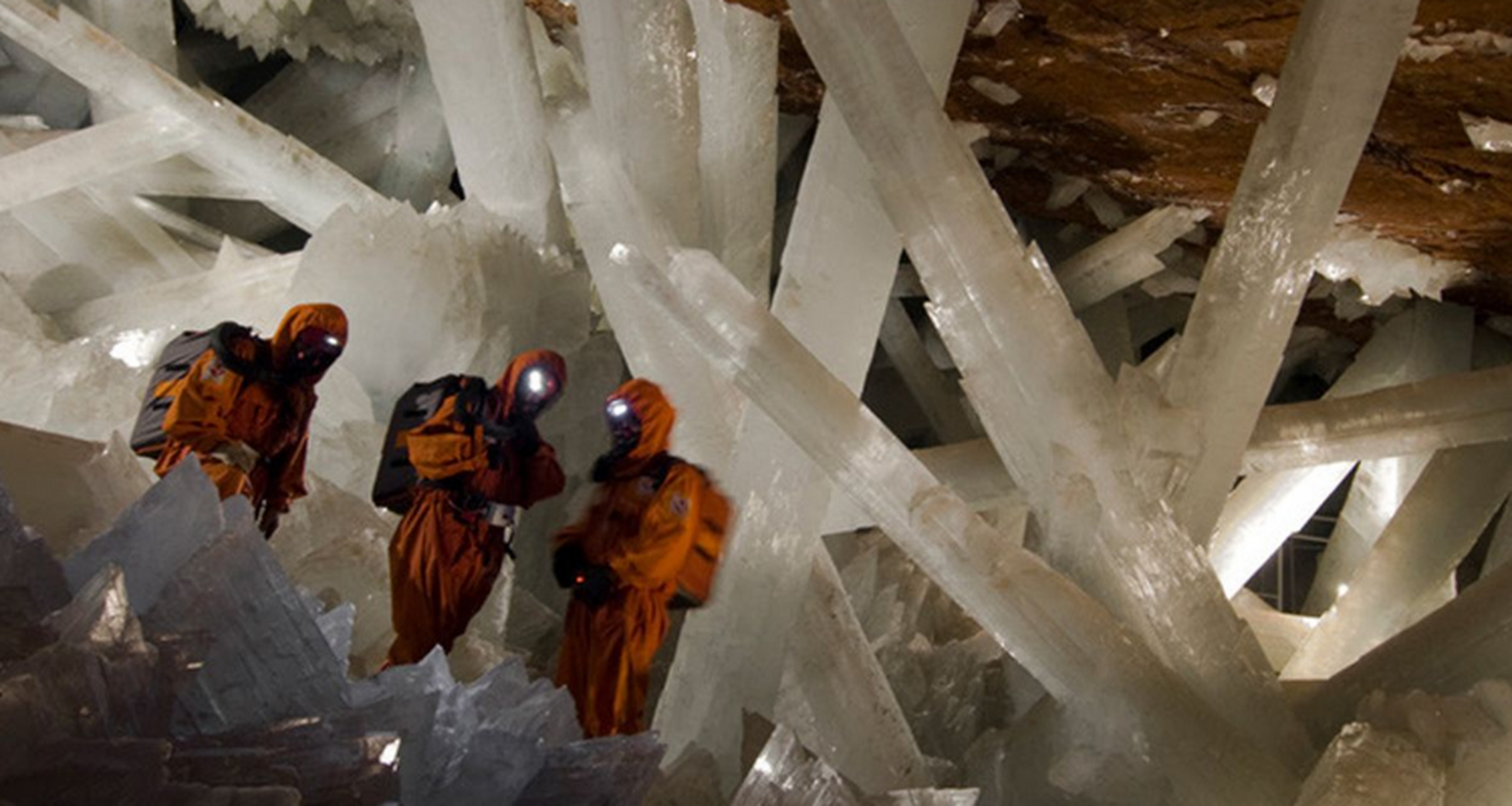 世界上最大的水晶洞图片