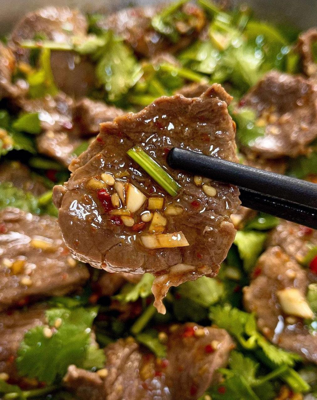 一定要试试这个香菜拌牛肉!|||香菜拌牛肉真的是减脂期的福音!