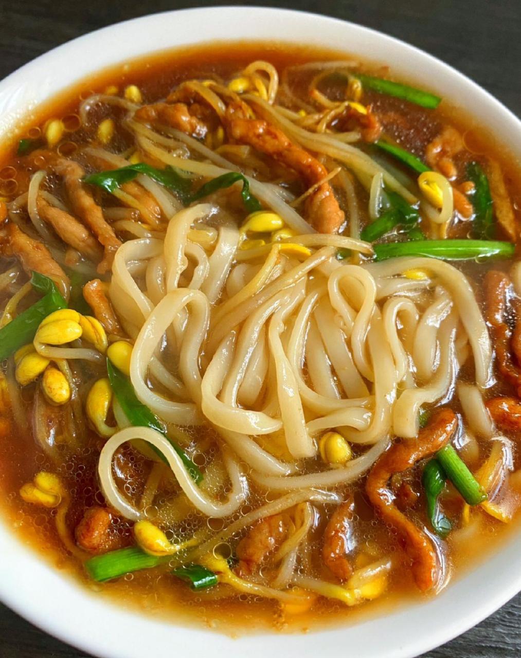 不重样豆芽肉丝汤面 面条的花式做法