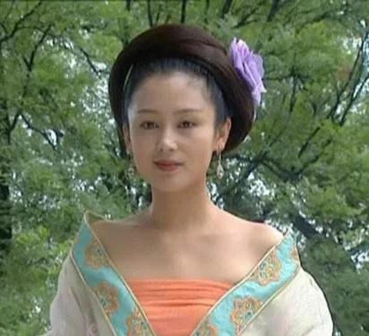 公元690年,武则天将堂侄武攸暨召来,笑着说:"本宫想把太平公主赐你,做