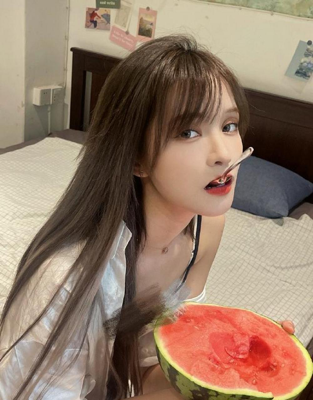 偶像女团snh48-杨冰怡美女小姐姐美照欣赏,真美