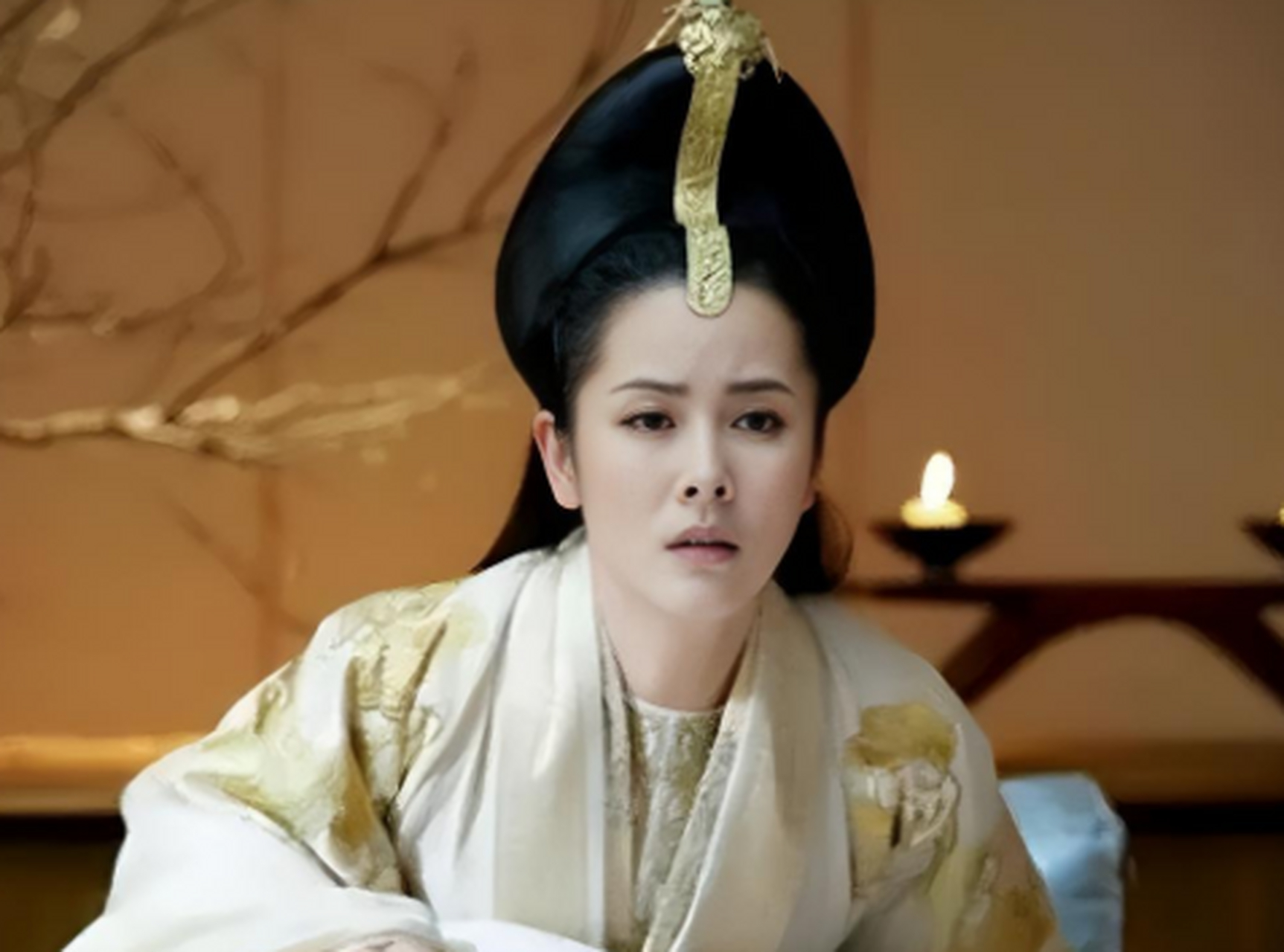 实际上,刘英媚与丈夫何迈非常恩爱,但是刘子业行为