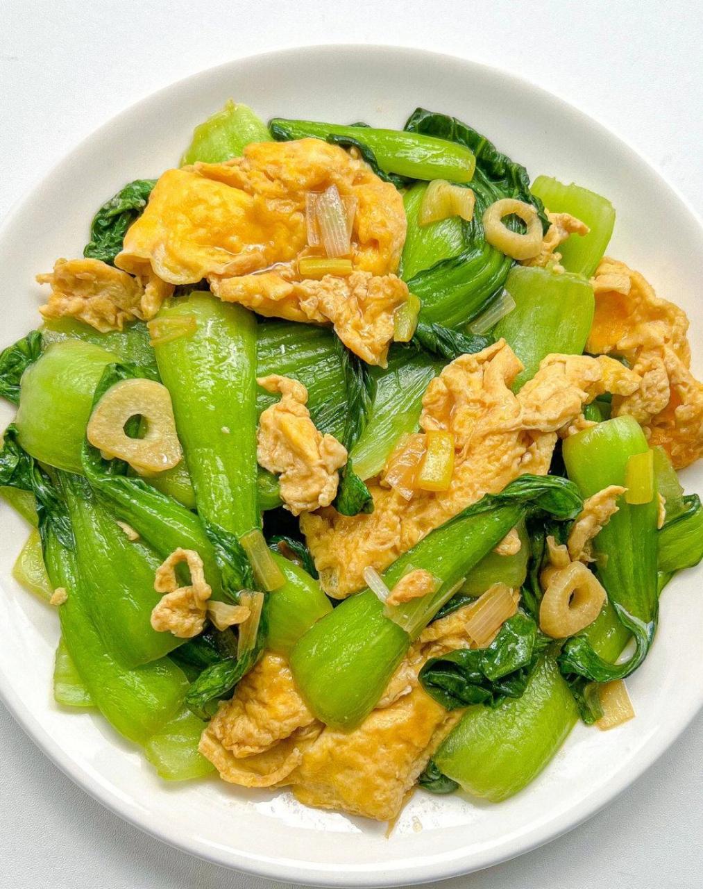 油菜炒鸡蛋|5分钟快手炒菜低脂低卡超好吃快手五分钟搞定的低卡炒菜来