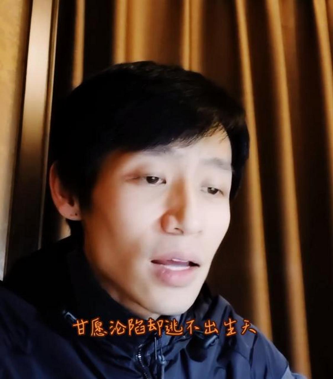 gif创作人# #八卦手册##魏晨晒腹肌#1月4日,魏晨在社交平台秀身材,晒