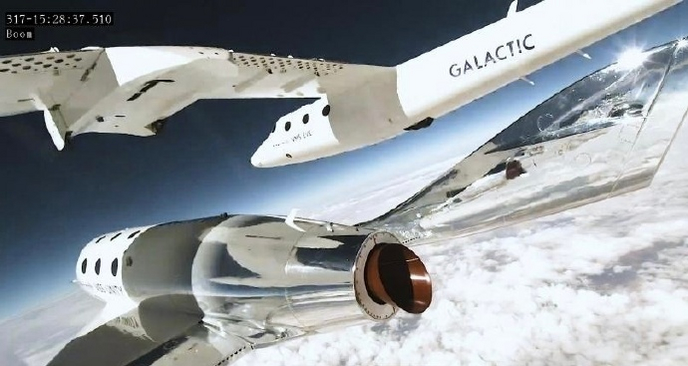 【维珍银河完成首次商业太空飞行:单人45万美元】 据界面新闻报道,6月