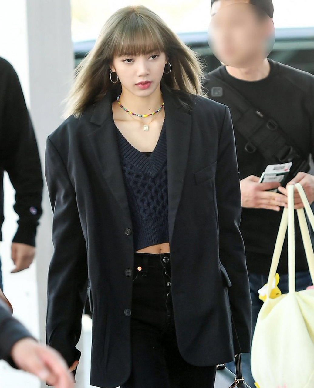 每日穿搭 lisa机场私服穿搭分享 莎总这一套好酷啊