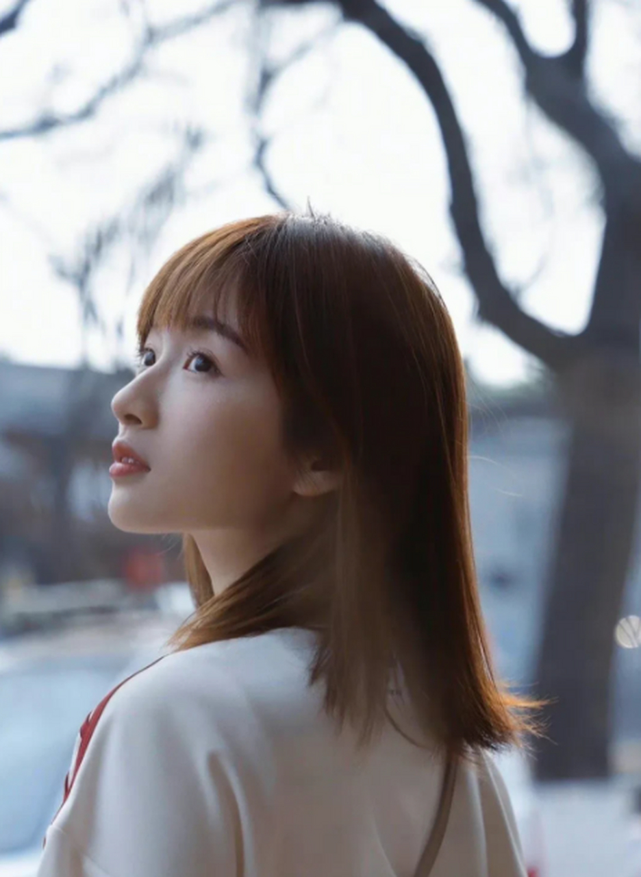 赵丽颖和李浩菲,在《中餐厅》里的两人都属于话不太多的人,但却互相