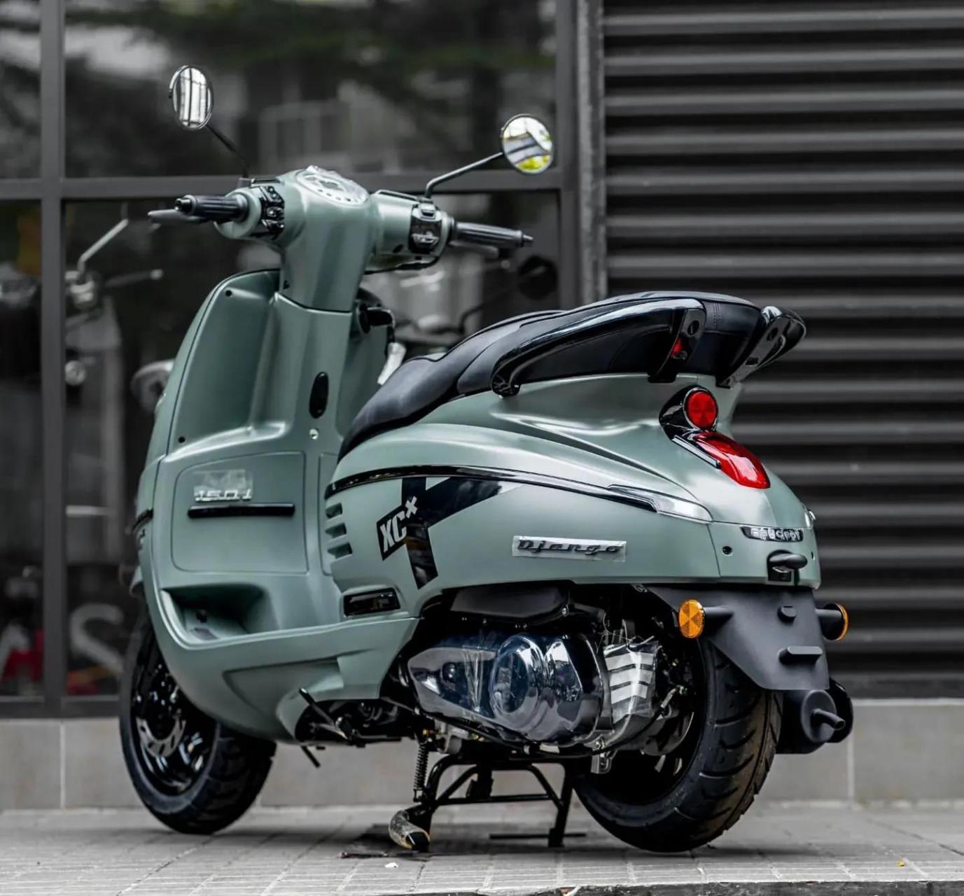 标致姜戈150#标致# #法系车# #摩托车# #姜戈150