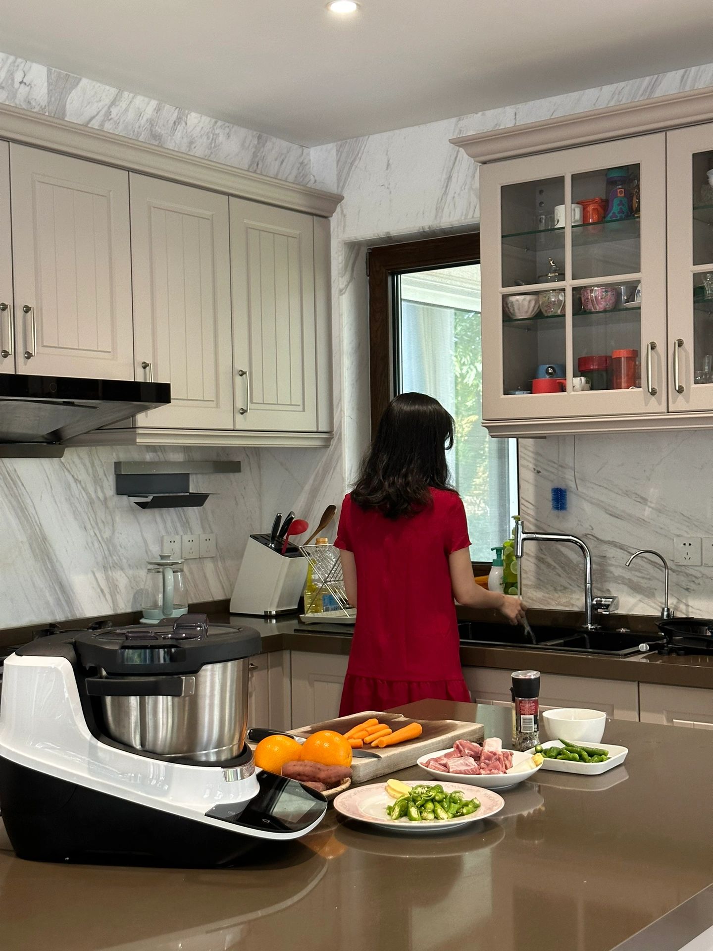 上海一女生,晒出自家500㎡的美式别墅内部照而走红,不仅装修得宽敞