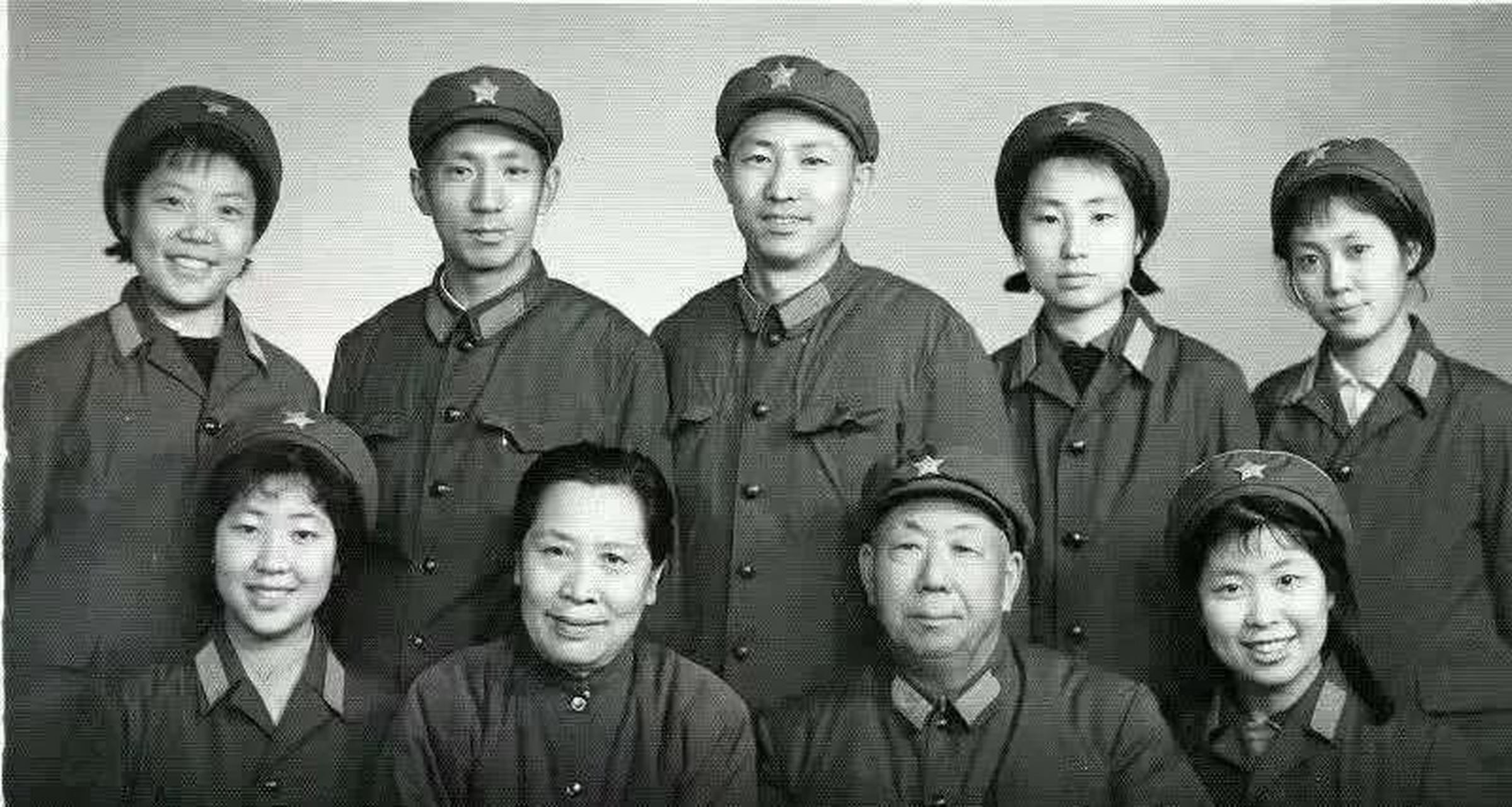 1955年,邓克明少将升任为江西省军区司令员.