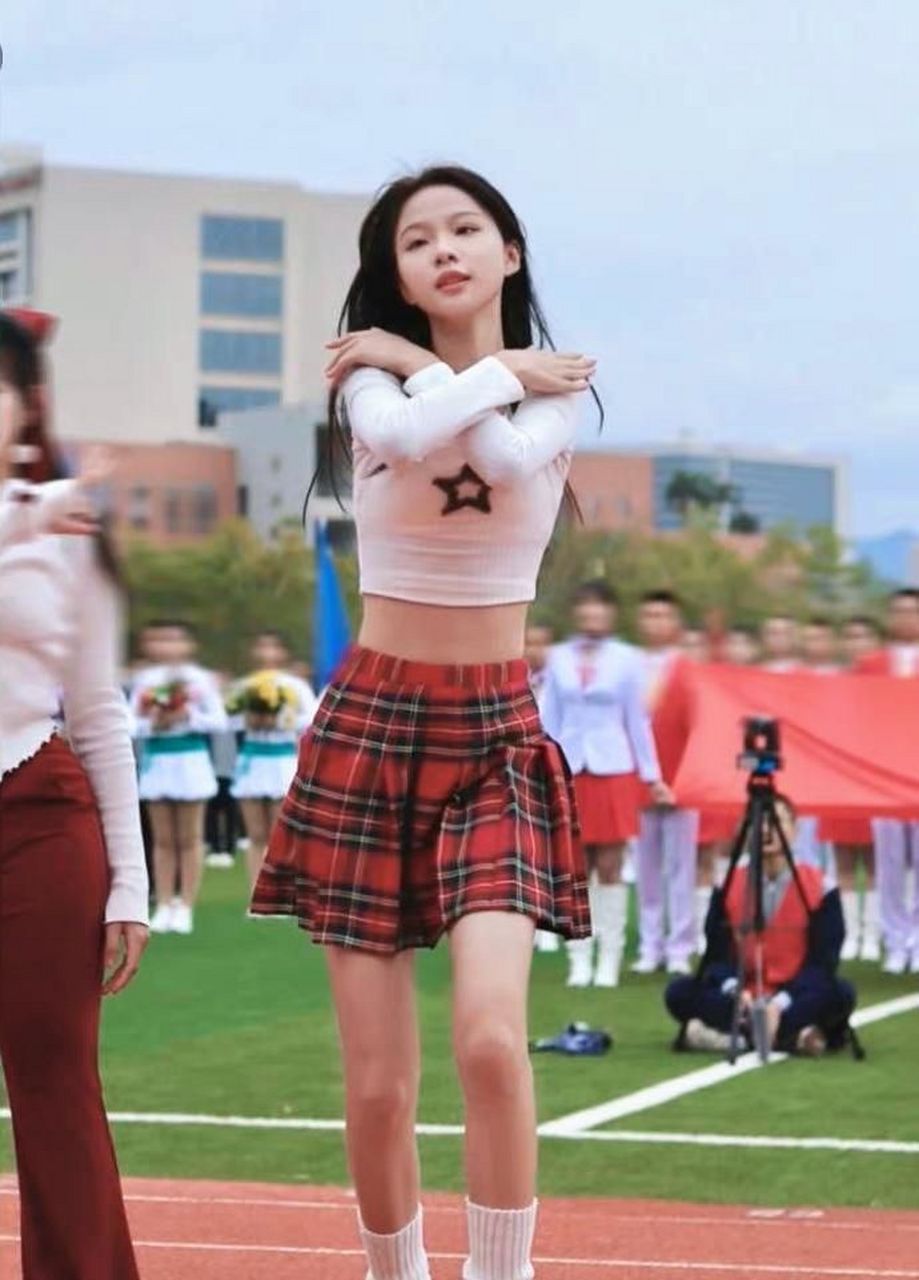 多才多艺的小学校花,婀娜多姿的美人胚子