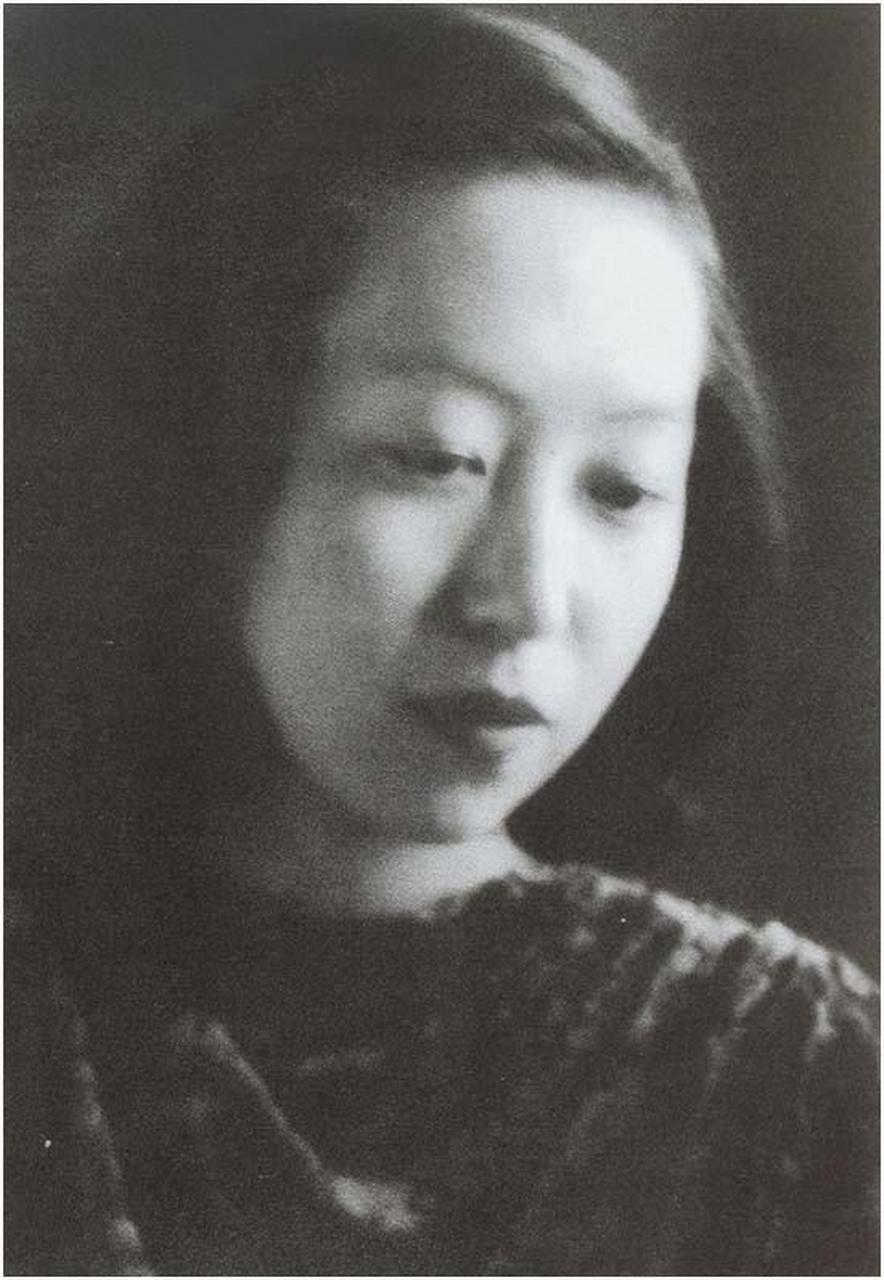 在香港大学求学期间,张爱玲留的罕见的照片