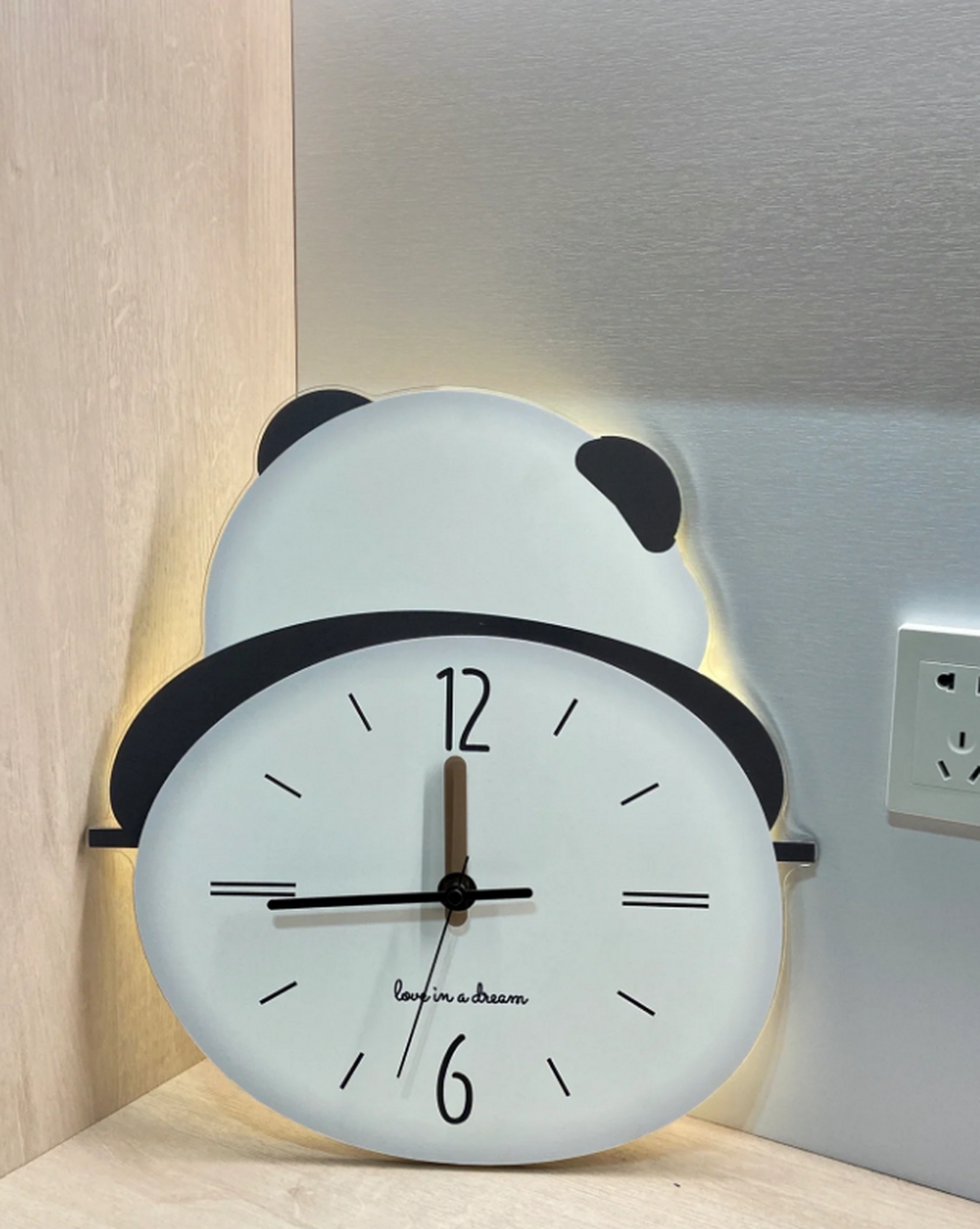 熊猫时钟～ 熊猫本身就是一个非常可爱和有趣的动物,它的形象深受大家