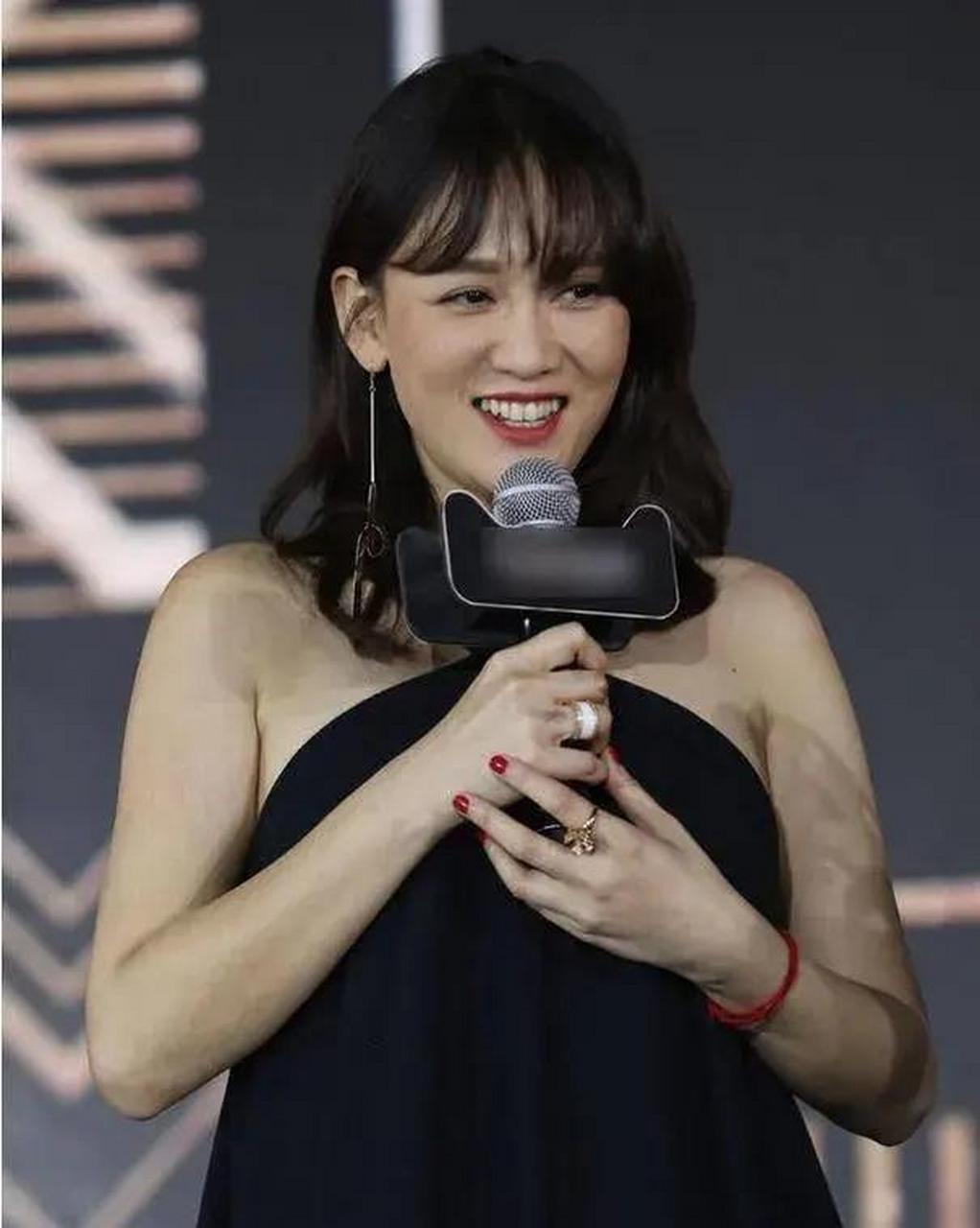 陈乔恩生图曝光,身材发福皱纹明显,偶像剧女王终究还是老了.