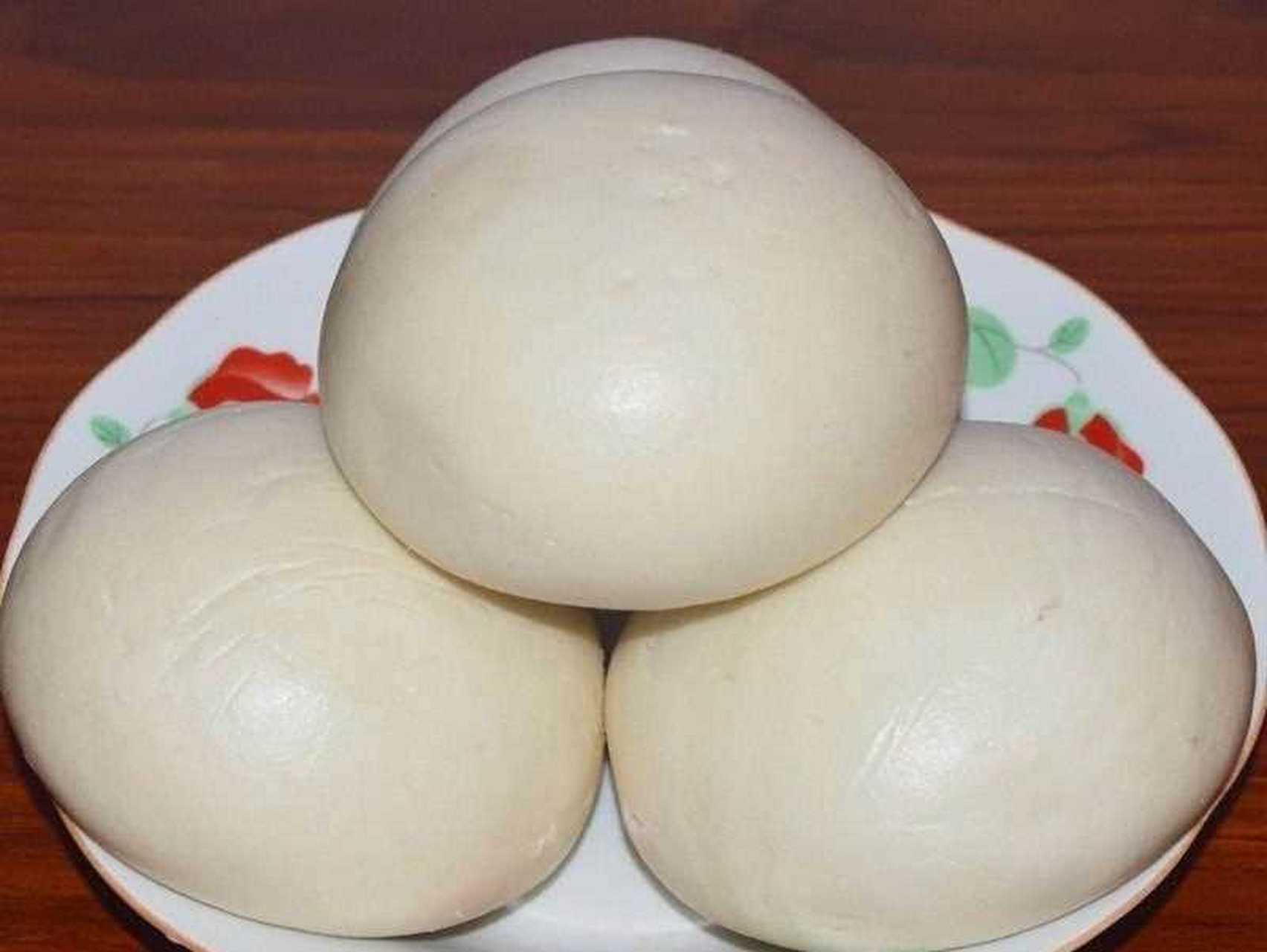 我认为最好吃的馒头就是山东大馒头,是那种小时候在家里吃呛面馒头的