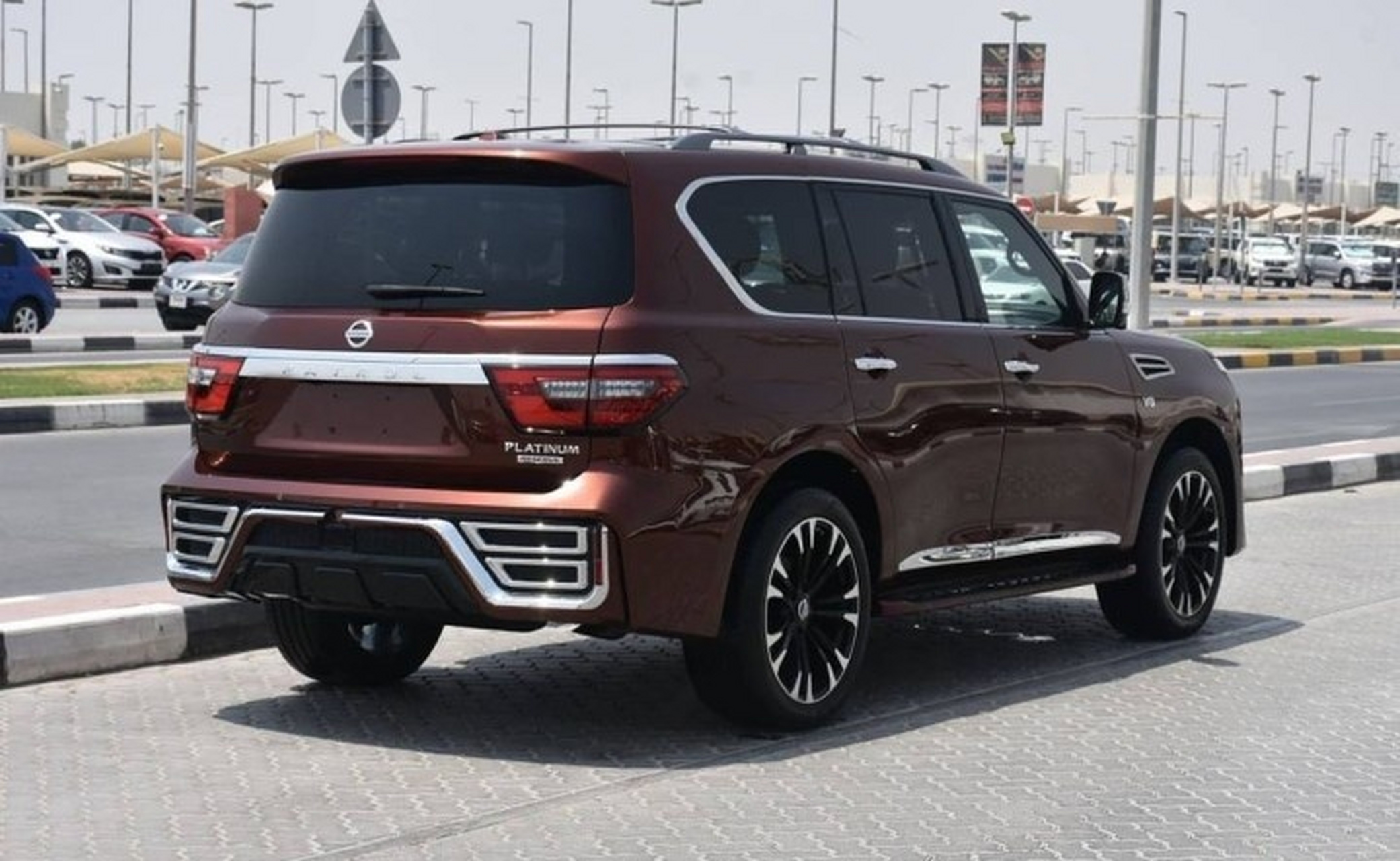 2022款日产途乐 2022款日产途乐,搭载5.