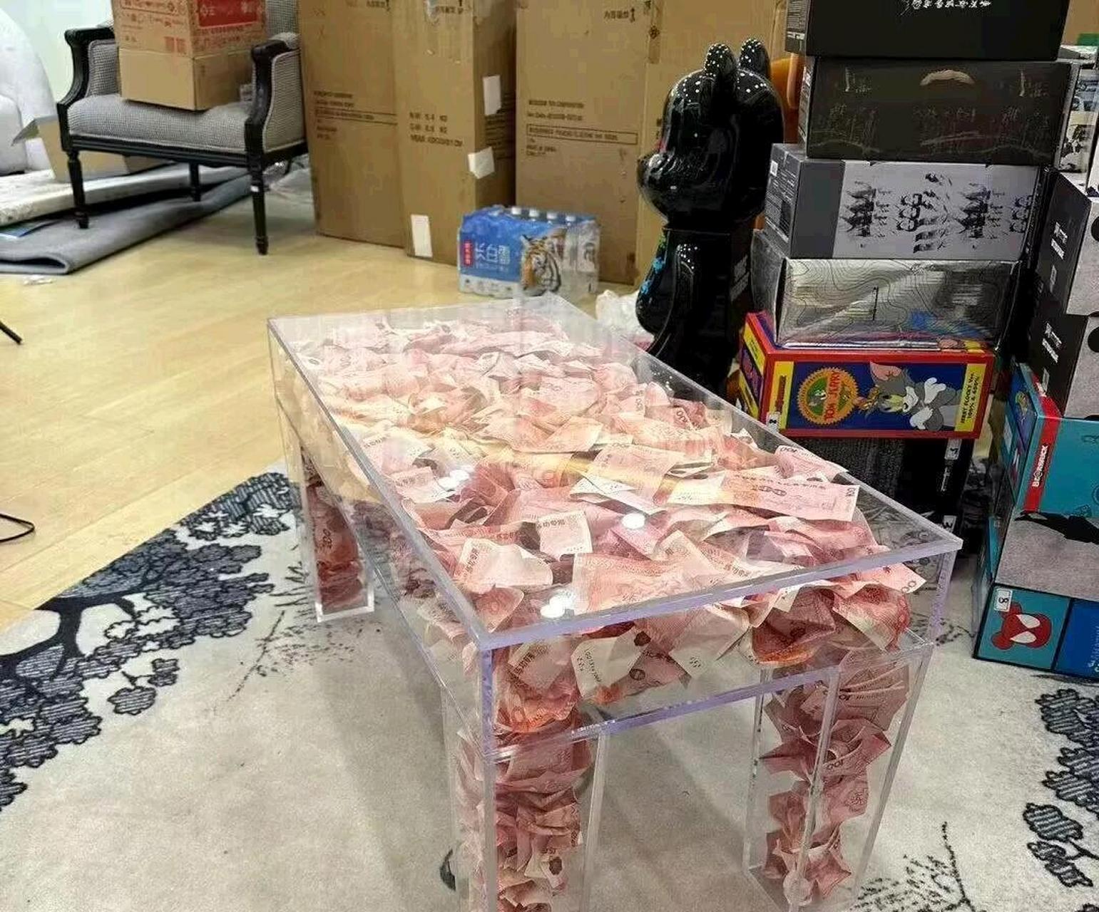 netizen:thedesignofthetablelooksreallygood#欢迎趣趣图#[二哈]