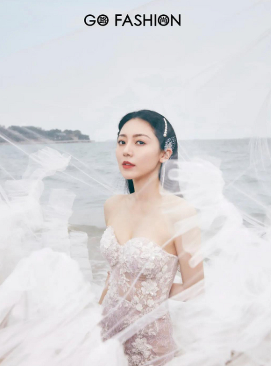 女星黄梦莹,内娱不火的美色,却是一等身材颜值,内娱不起眼的美色女星