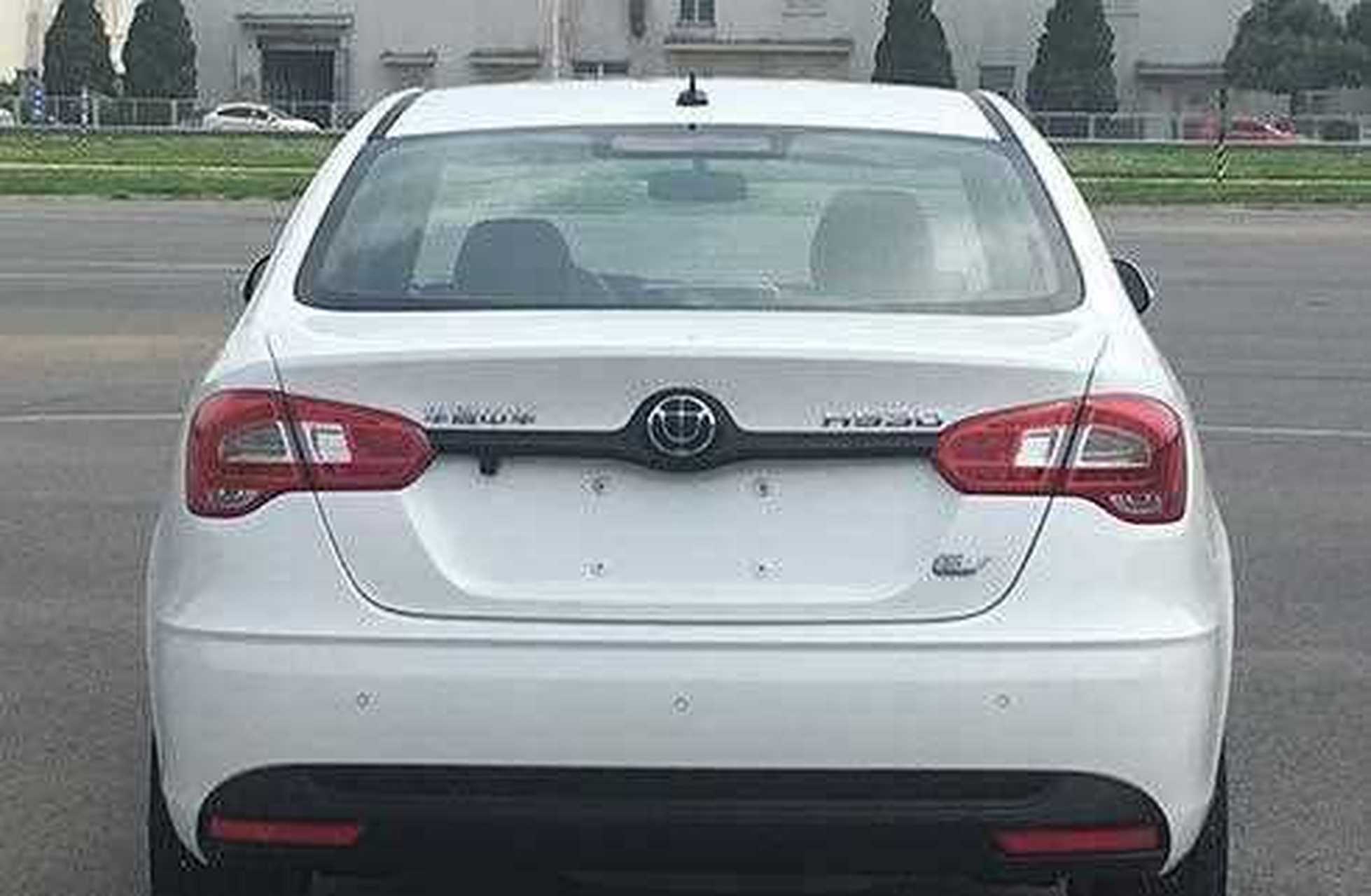 近日,媒体发布了一组华晨中华h530纯电车型的具体消息.