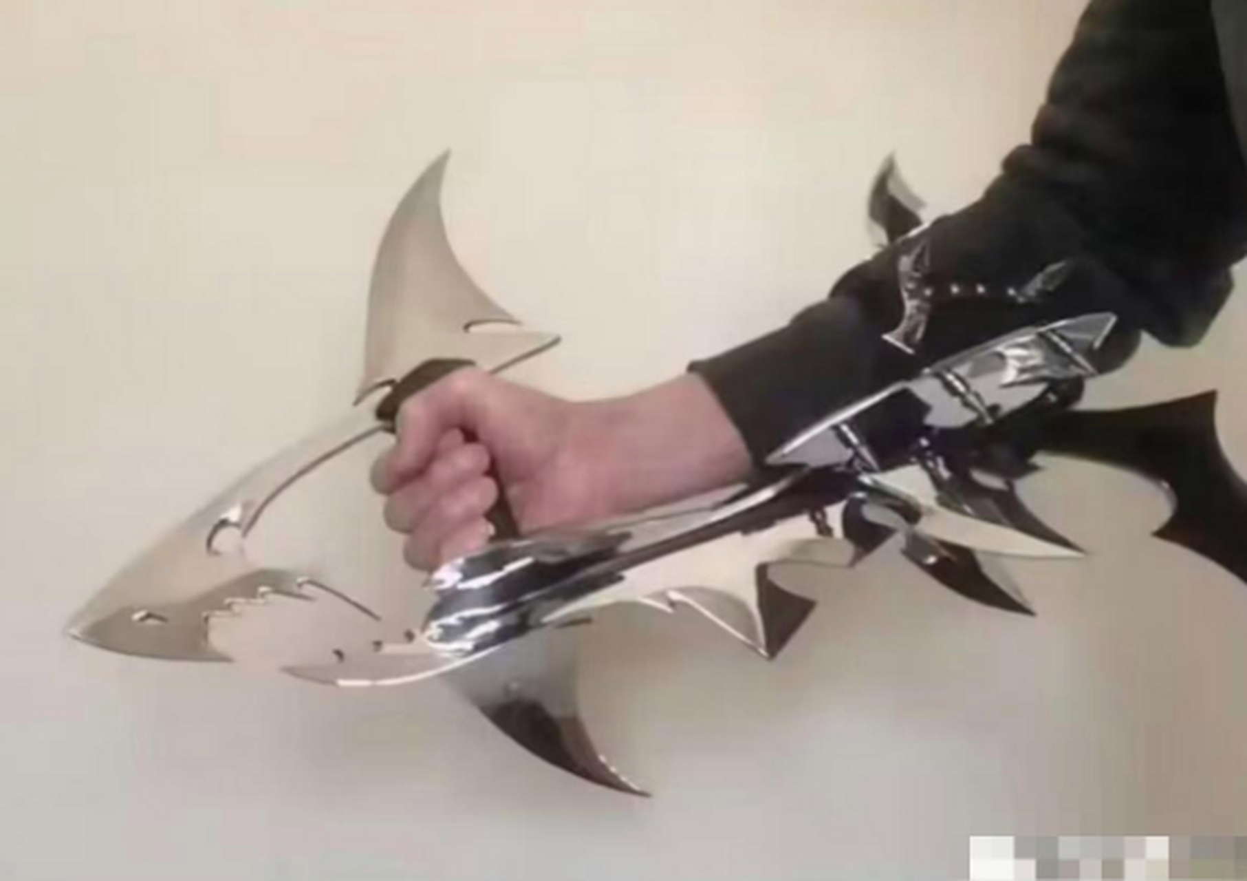 澜的鲨鱼匕首怎么画图片