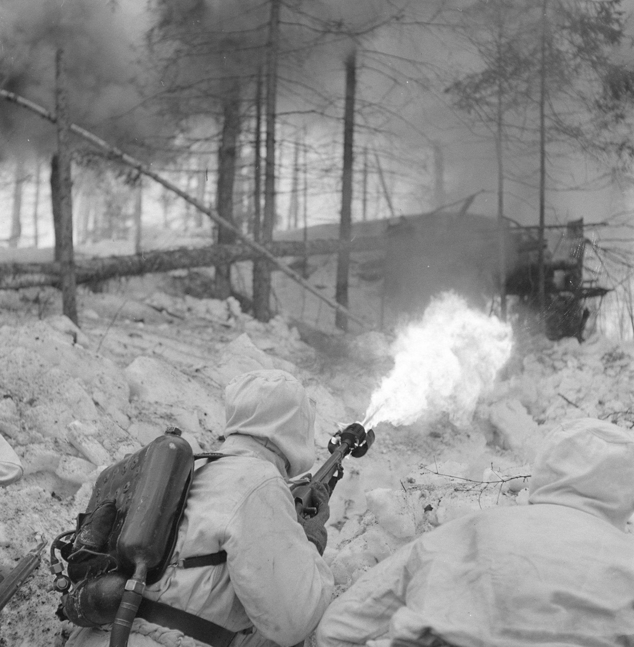 1943年3月,在卡累利阿地區進行的一次訓練中,芬蘭士兵使用繳獲的蘇制