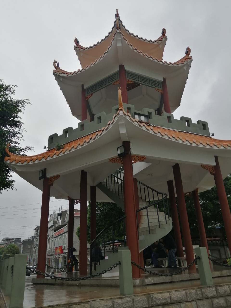 在红色革命旧址广西田东县平马镇二牙码头,有红军会师广场,还有红军亭