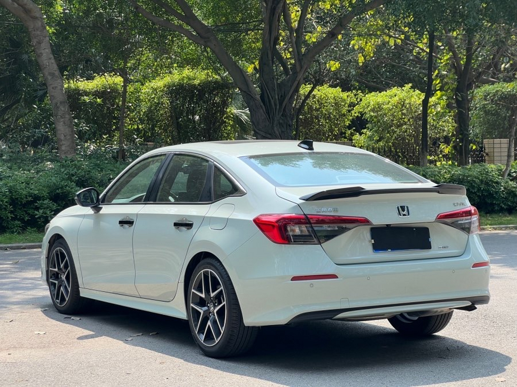 车友提了辆本田思域 2.0l e:hev 劲速版,落地价16.