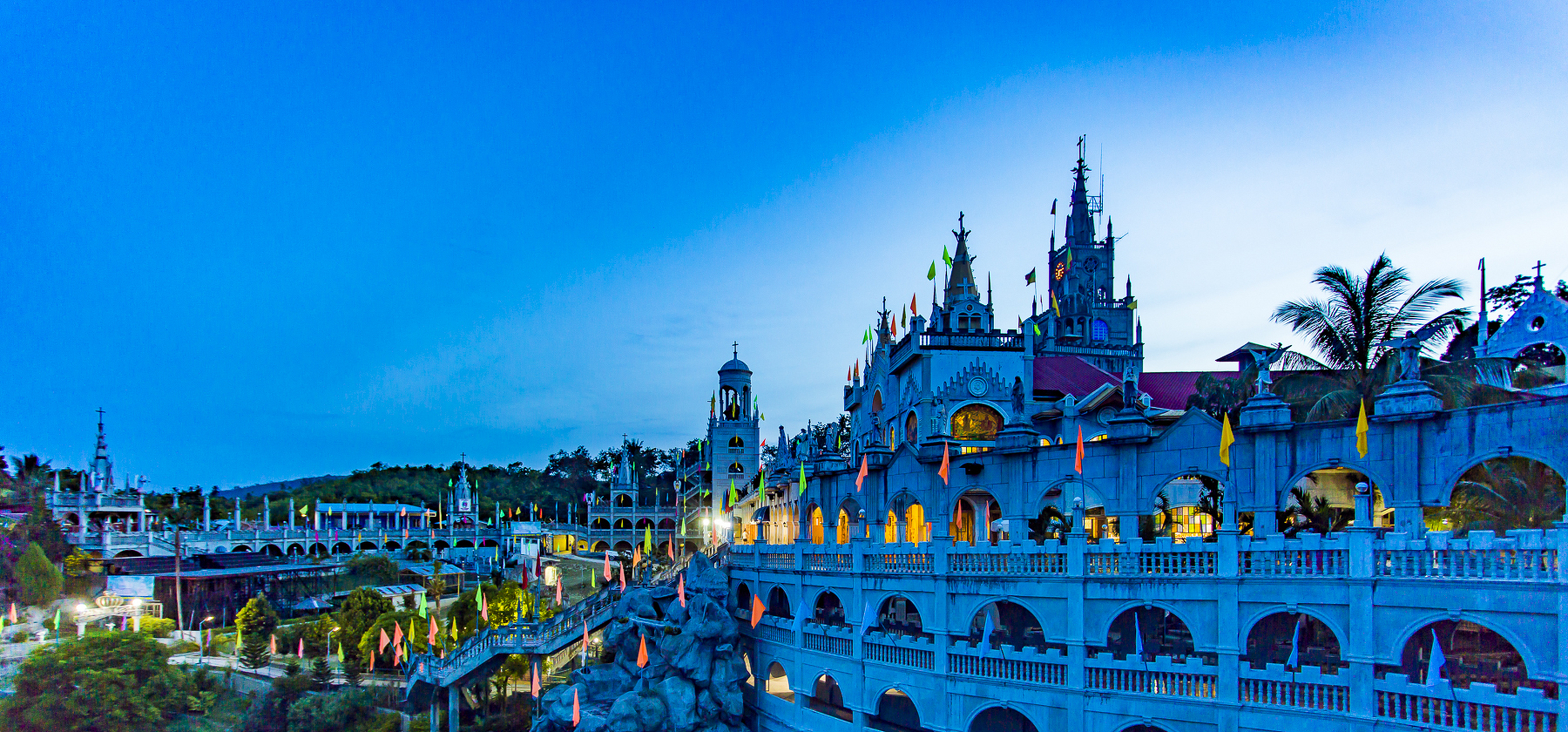 宿雾市位于宿雾岛的北岸,是菲律宾最古老的城市,是连首都马尼拉也比不