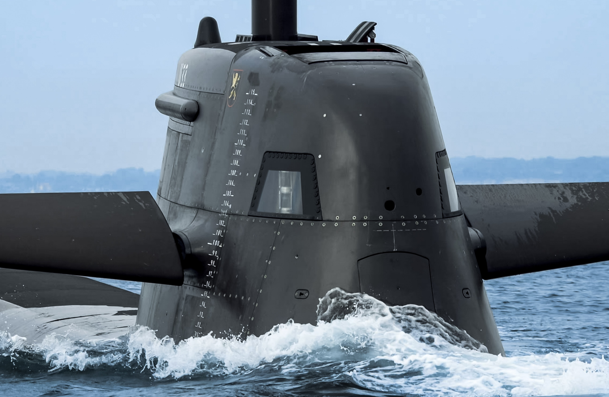 德国军工研制生产的212a常规潜艇,这是全球第一款采用燃料电池与柴电